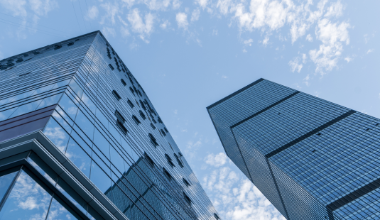 LarrainVial asesora venta de la proptech Comunidad Feliz a Visma